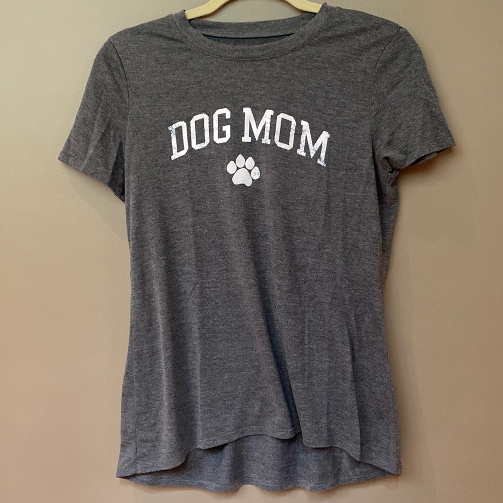 Cute ‘Dog Mom’ tshirt